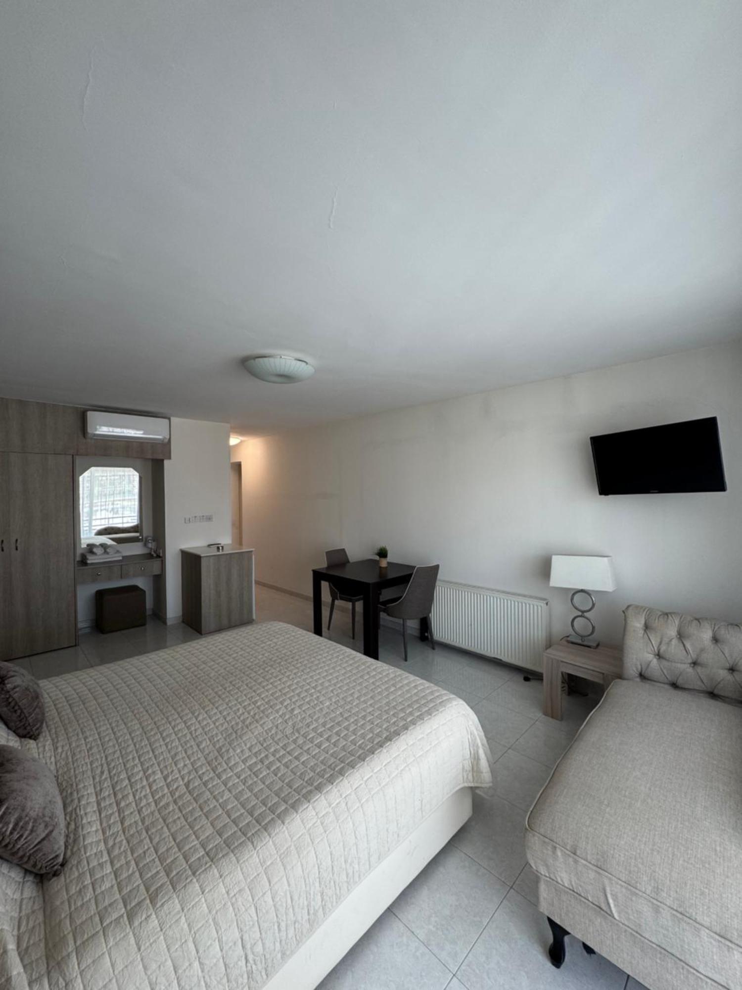 Marianna Hotel Apartments Limassol Exterior photo