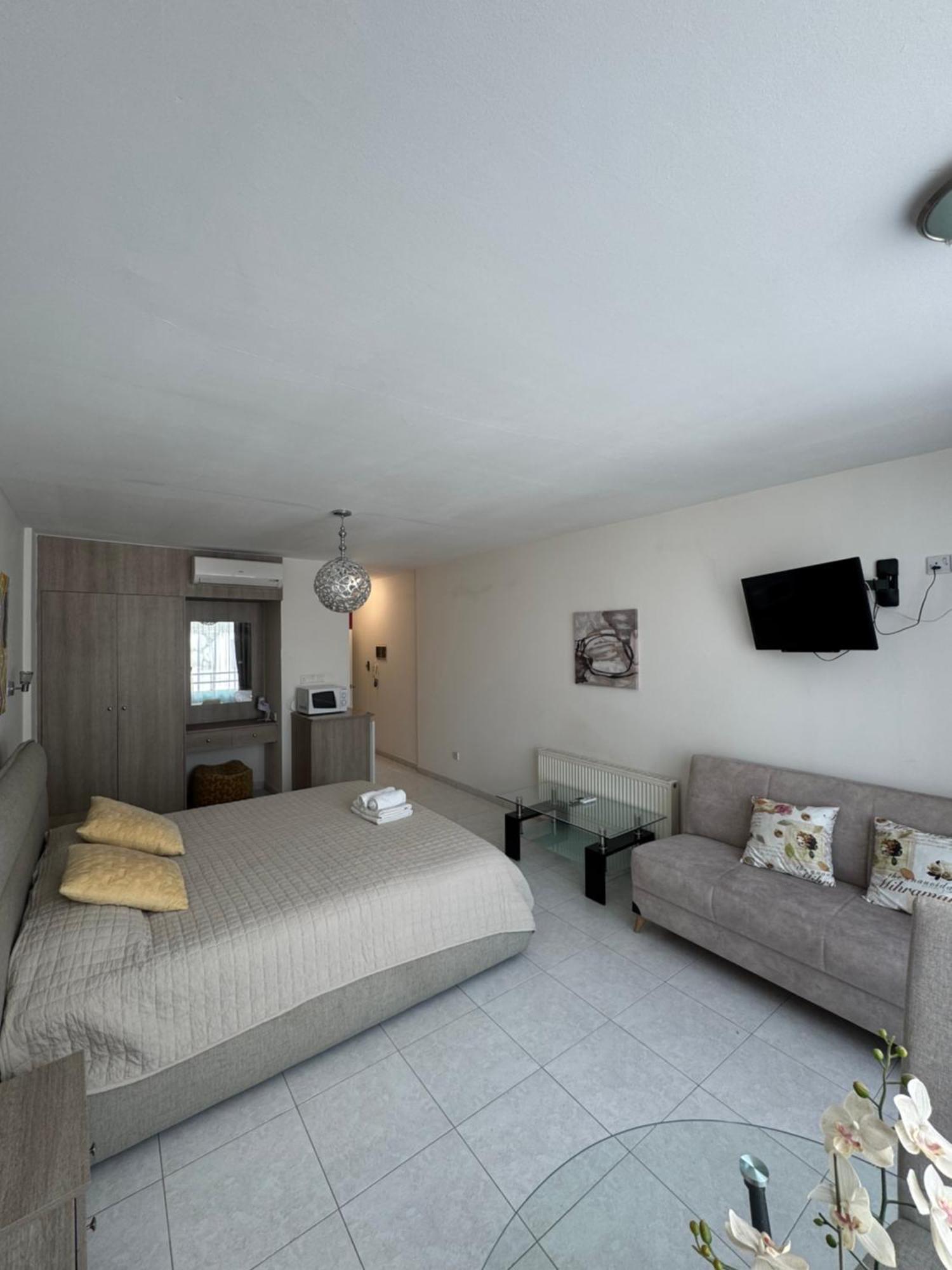 Marianna Hotel Apartments Limassol Exterior photo