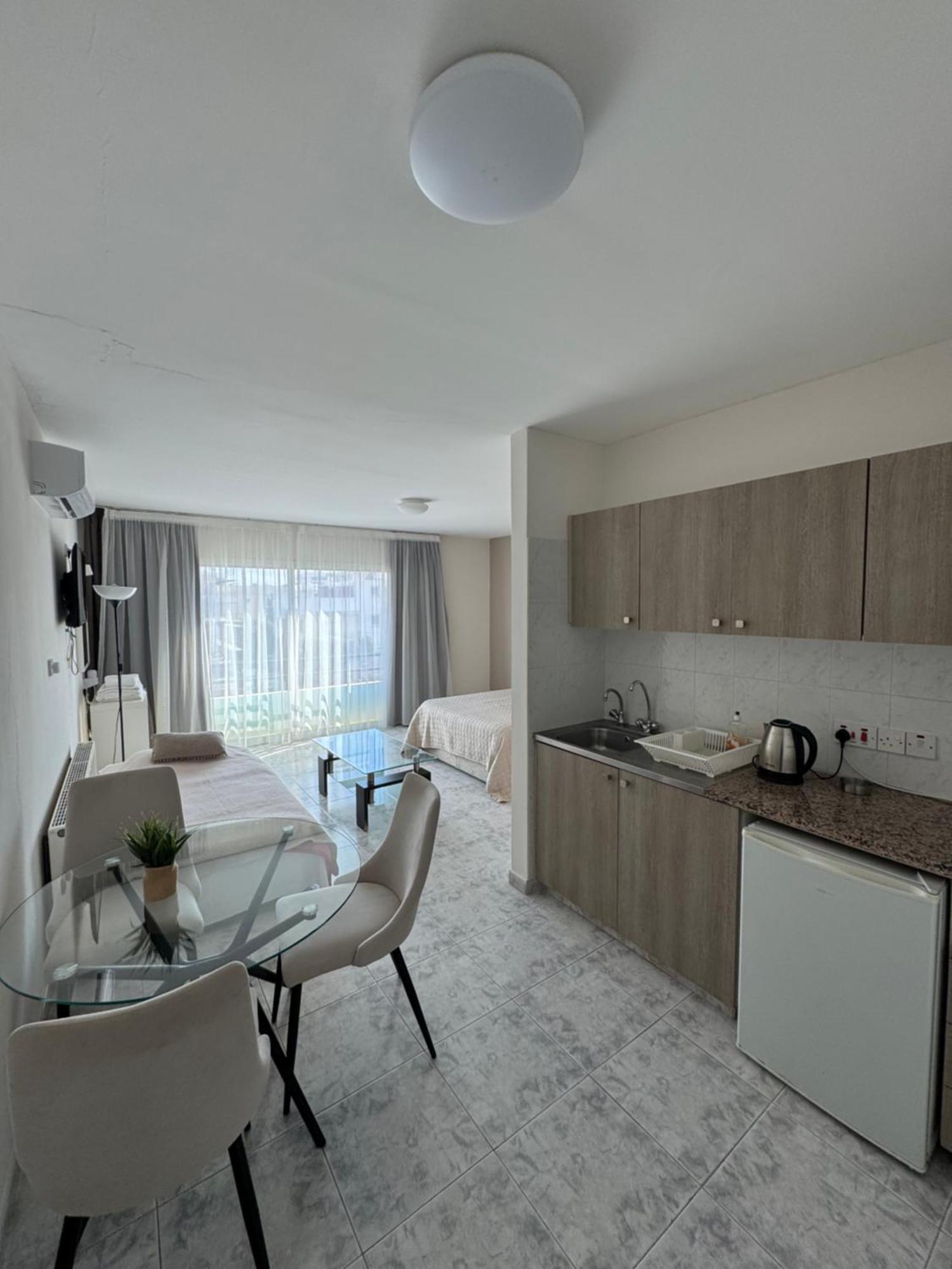 Marianna Hotel Apartments Limassol Exterior photo